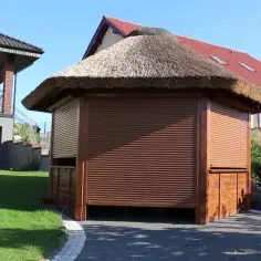 Domowe rolety do altany krok po kroku. Prosty sposób na stylowe zacisze