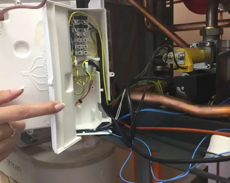 Zdjęcie Jak rozwiązać błąd 6L 229 w piecu Buderus? Poradnik naprawy